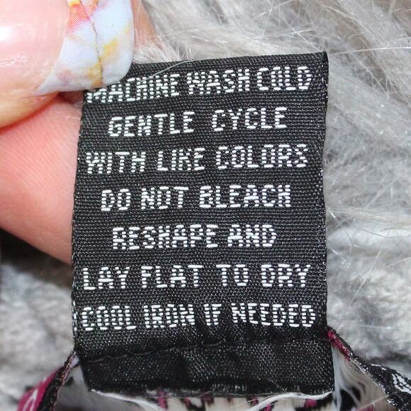 Say What? Women’s Gray Faux Fur Collar‎ Cropped Knit Cardigan Jacket Size Medium - Picture 8 of 9